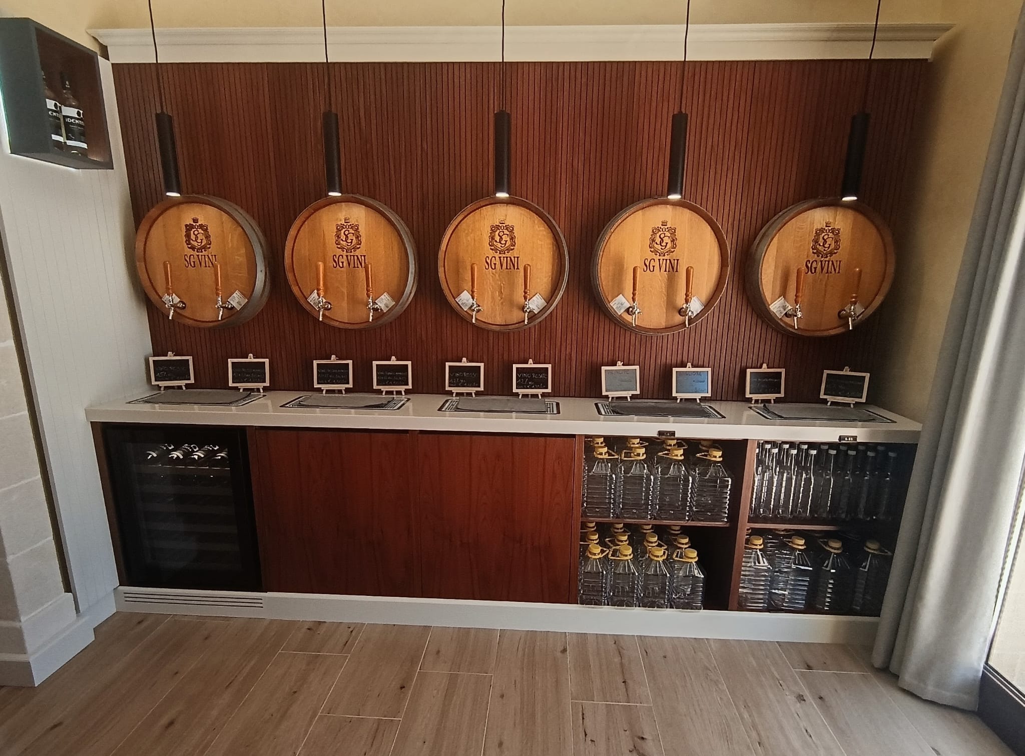 Vino sfuso dalle botti